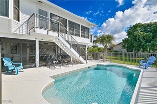 7769 Grande Pine Rd in Bokeelia, FL - Building Photo