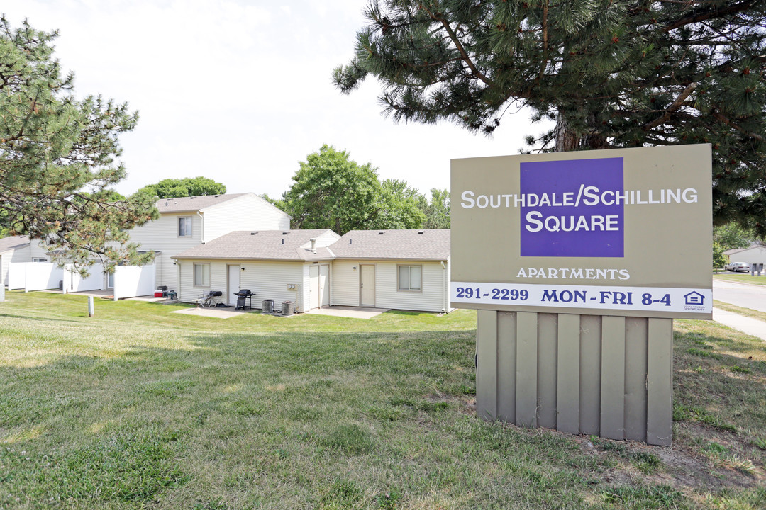 Schilling Square in Bellevue, NE - Building Photo