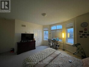 47 Elysian Fields Cir in Brampton, ON - Building Photo - Building Photo