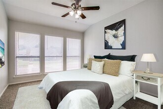 2809 Meadow Park Dr in Bedford, TX - Building Photo - Building Photo