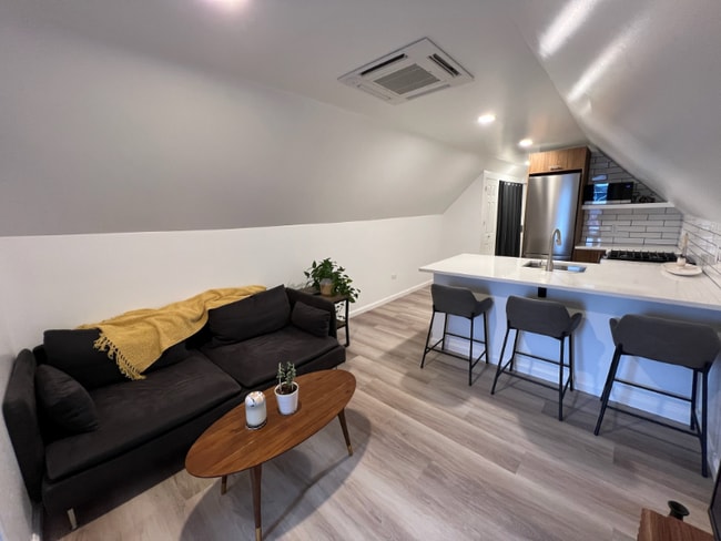 3422 W Schubert Ave, Unit 3 in Chicago, IL - Building Photo - Building Photo