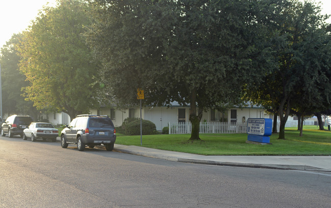 Ruby Court Apartments in Fowler, CA - Building Photo - Building Photo