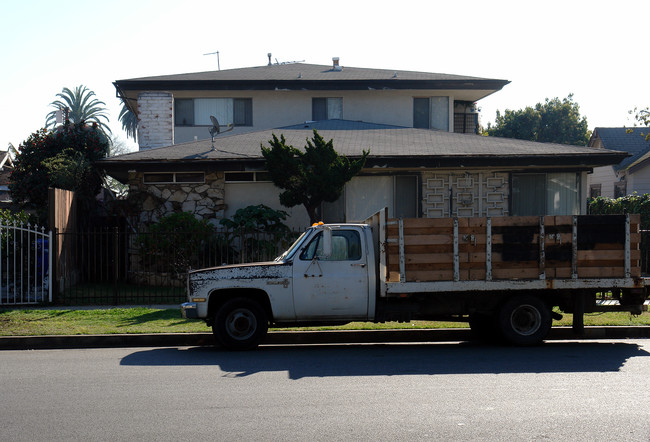 806 S Myrtle Ave in Inglewood, CA - Building Photo - Building Photo