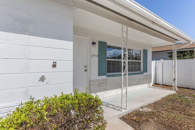 4559 33rd Ave N in St. Petersburg, FL - Building Photo - Building Photo