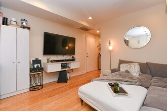 812 Washington St in Hoboken, NJ - Building Photo - Building Photo