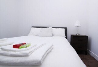 3774 De Bullion Rue in Montréal, QC - Building Photo - Building Photo