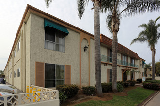 Sussex Gardens in Imperial Beach, CA - Building Photo - Building Photo