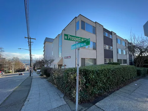 Tiki Apartments in Seattle, WA - Building Photo - Building Photo