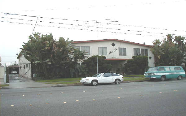 1450 W Marine Ave in Gardena, CA - Building Photo