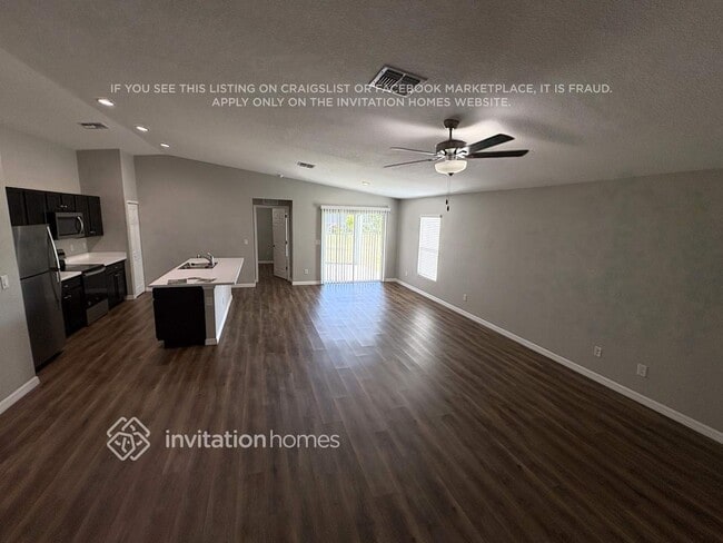 25372 Estrada Cir in Punta Gorda, FL - Building Photo - Building Photo