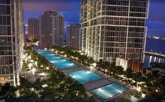 495 Brickell, Unit 1710 in Miami, FL - Building Photo