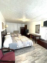 10095 W US Highway 60, Unit 100 in Olive Hill, KY - Building Photo