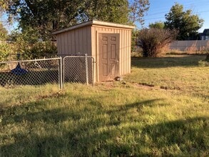 903 W 8th St in Quanah, TX - Building Photo - Building Photo