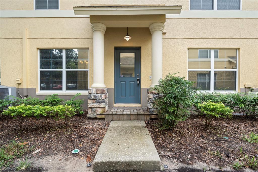 212 Drawbridge Ln in Valrico, FL - Foto de edificio