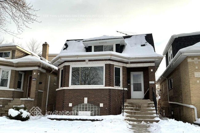 property at 2723 N 77th Ave