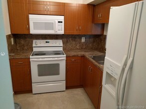 11800 SW 18th St-Unit -402-4 in Miami, FL - Building Photo - Building Photo