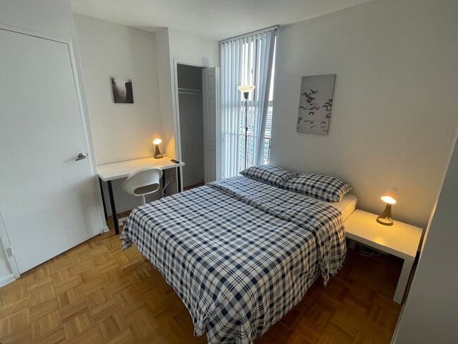 7 Walmer Rd in Toronto, ON - Building Photo - Building Photo