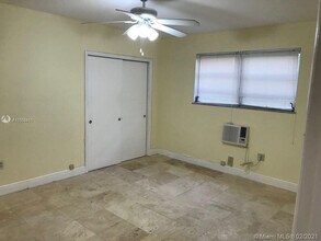 1316 NE 105th St-Unit -103 in Miami Shores, FL - Building Photo - Building Photo