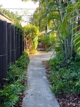 2368 SW 26th St in Miami, FL - Building Photo - Building Photo