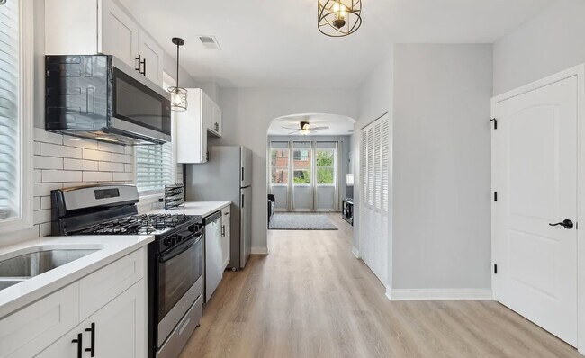2429 W Cortland St in Chicago, IL - Building Photo - Building Photo