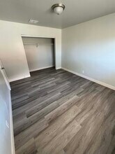 3801 Royal Crest St, Unit 8 in Las Vegas, NV - Building Photo - Building Photo