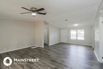 4801 King Lake Dr in Land O Lakes, FL - Foto de edificio - Building Photo