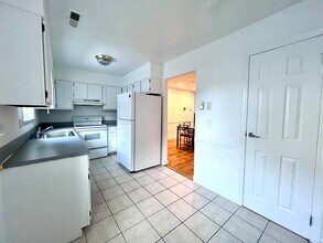 61 Grove St in Stamford, CT - Building Photo - Building Photo