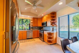334 S Sierra Madre in Palm Desert, CA - Building Photo - Building Photo