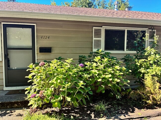 4122-4130 SE Howe St in Milwaukie, OR - Building Photo - Building Photo