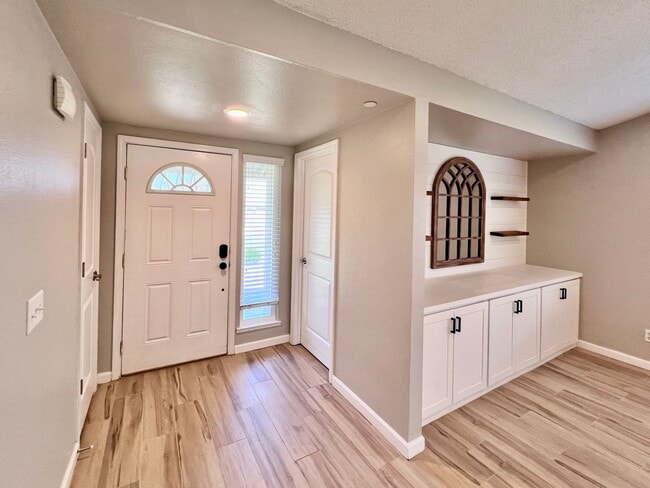 4938 N Orchid Ave in Sanger, CA - Building Photo - Building Photo