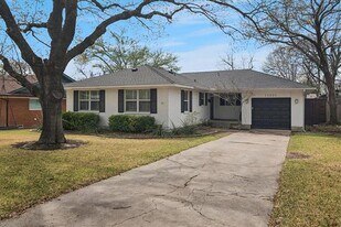 11631 Saxon St in Dallas, TX - Building Photo