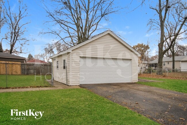 639 N Martha St in Lombard, IL - Foto de edificio - Building Photo