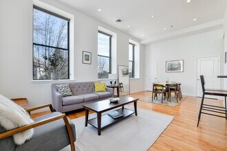 11 Wyman St in Boston, MA - Building Photo - Building Photo