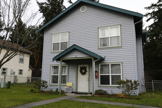 Dixon Village in Tacoma, WA - Foto de edificio - Building Photo