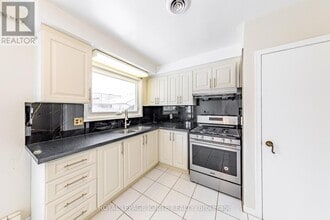 83 Deep Dene Dr in Toronto, ON - Building Photo - Building Photo