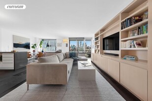 22 W 15th St in New York, NY - Building Photo