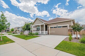 6037 N Halifax Ct in Aurora, CO - Building Photo - Building Photo