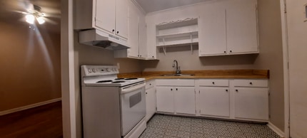 1614 Elizabeth Rd in Nashville, TN - Foto de edificio - Building Photo