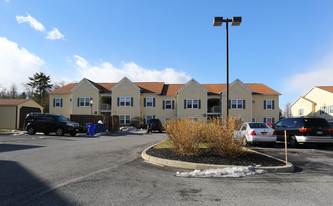 Spring Manor in Poughkeepsie, NY - Building Photo