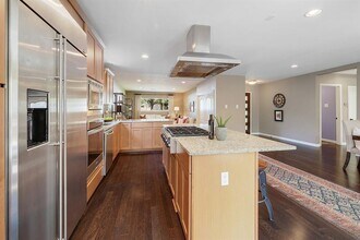 5000 Highland Ct in Austin, TX - Building Photo - Building Photo