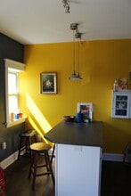 814 E 2nd St, Unit #2 in Duluth, MN - Building Photo - Building Photo