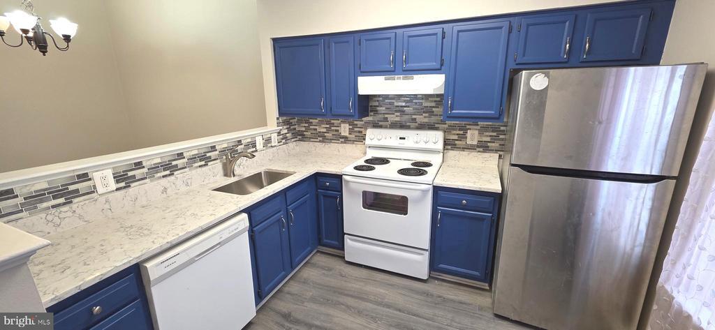 9381 Scarlet Oak Dr in Manassas, VA - Building Photo