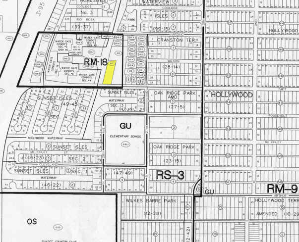 Isle Of Venice in Hollywood, FL - Building Photo - Building Photo