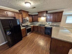 2430 Granger Dr in Bridge City, TX - Building Photo - Building Photo