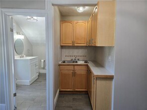 40 Summit St in East Providence, RI - Building Photo - Building Photo