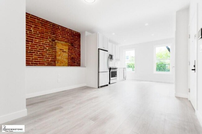84 Carroll St in Brooklyn, NY - Building Photo - Building Photo
