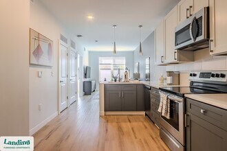 210 E Green St, Unit 612 in Ithaca, NY - Building Photo - Building Photo