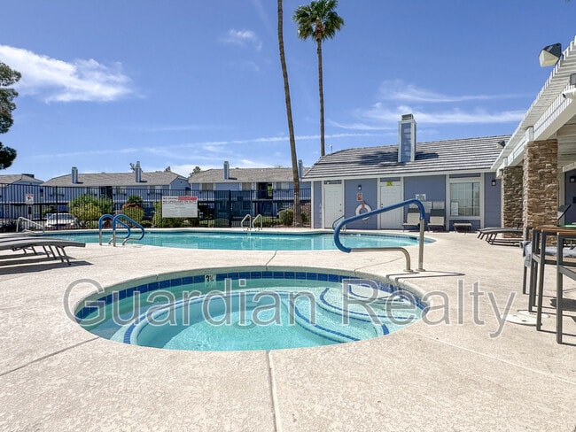 5355 Rod Ct in Las Vegas, NV - Building Photo - Building Photo