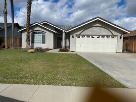 9912 Vanessa Ave in Bakersfield, CA - Building Photo