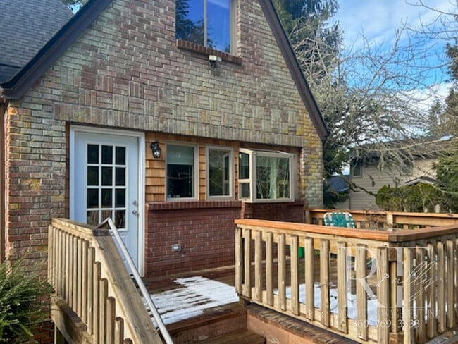 property at 9051 Sunset Ln NW